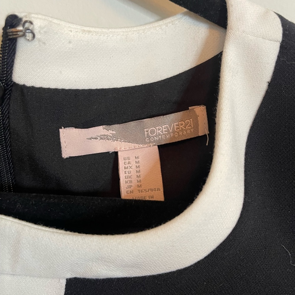 Black and white above knee dress , size M - Picture 4 of 6